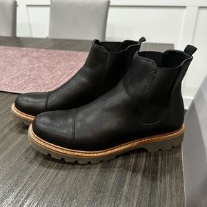 Chelsea boots